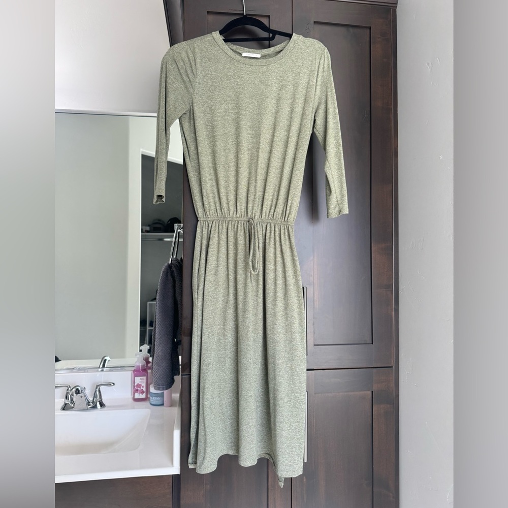 Women's Heathered Olive Green Drawstring Waist Midi Dress with Pockets